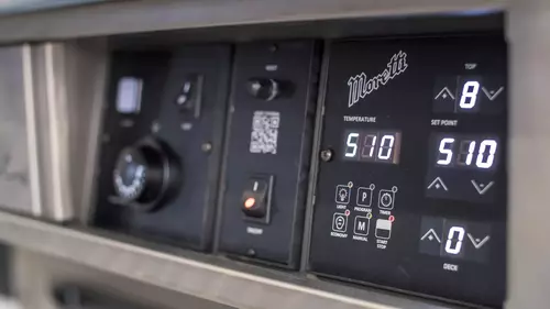 Piec Neapolis 6 z komorą rozrostu na kołach | Moretti Forni, MFNEAPOLIS6 4